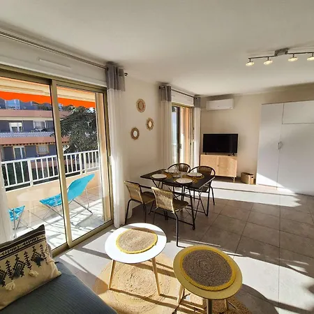 Sanary, 3 Couchages, Climatisation, A Pied * Sanary-sur-Mer